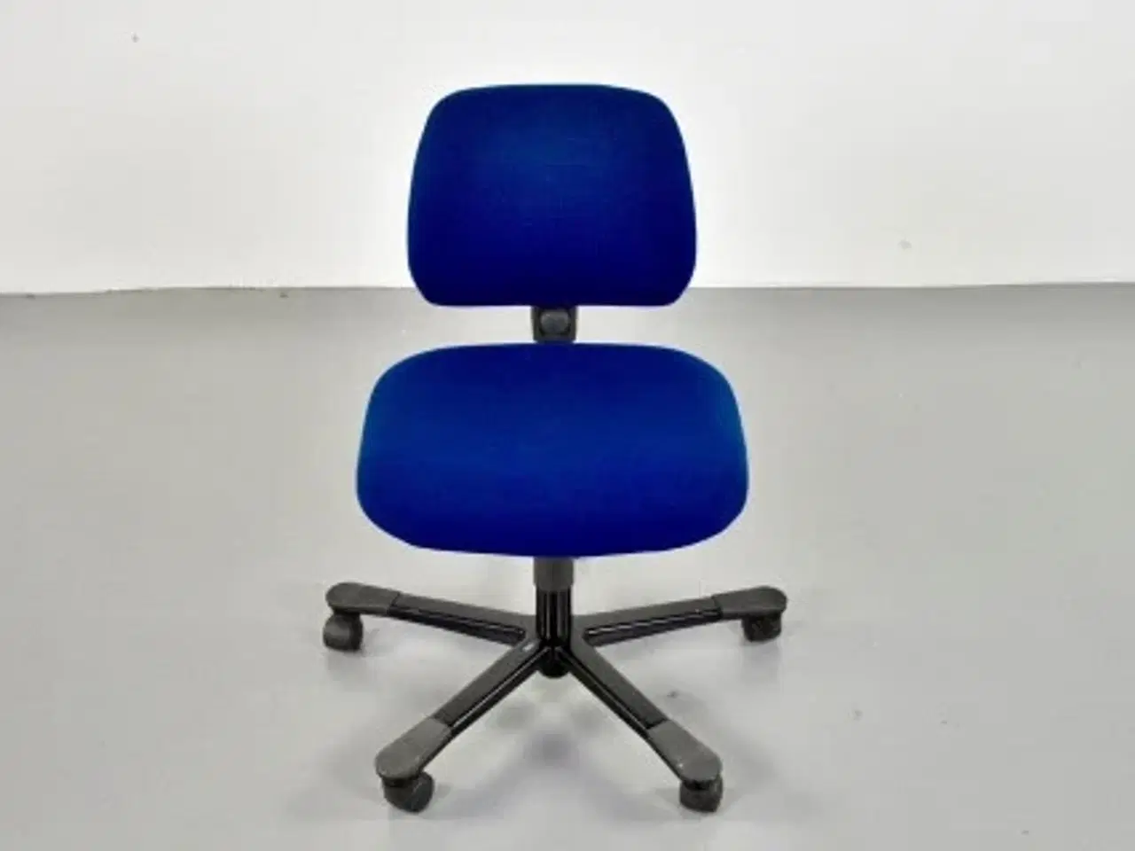 Billede 5 - Häg credo kontorstol med mørkeblå polster og sort understel