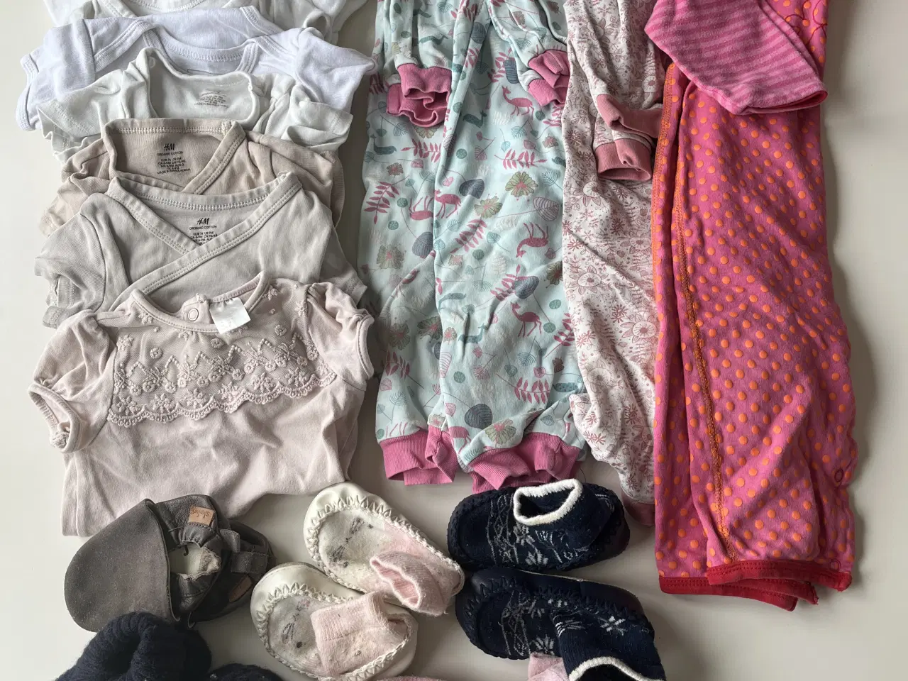 Billede 2 - pigetøj størrelse 74 