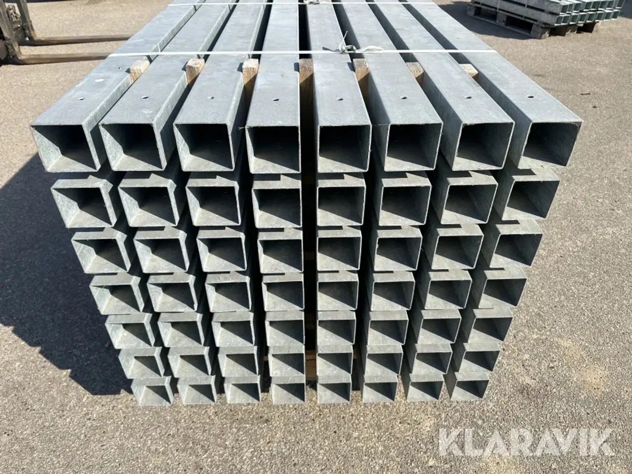 Billede 3 - Galvaniserede stolper 1,5m lange - 57 styk