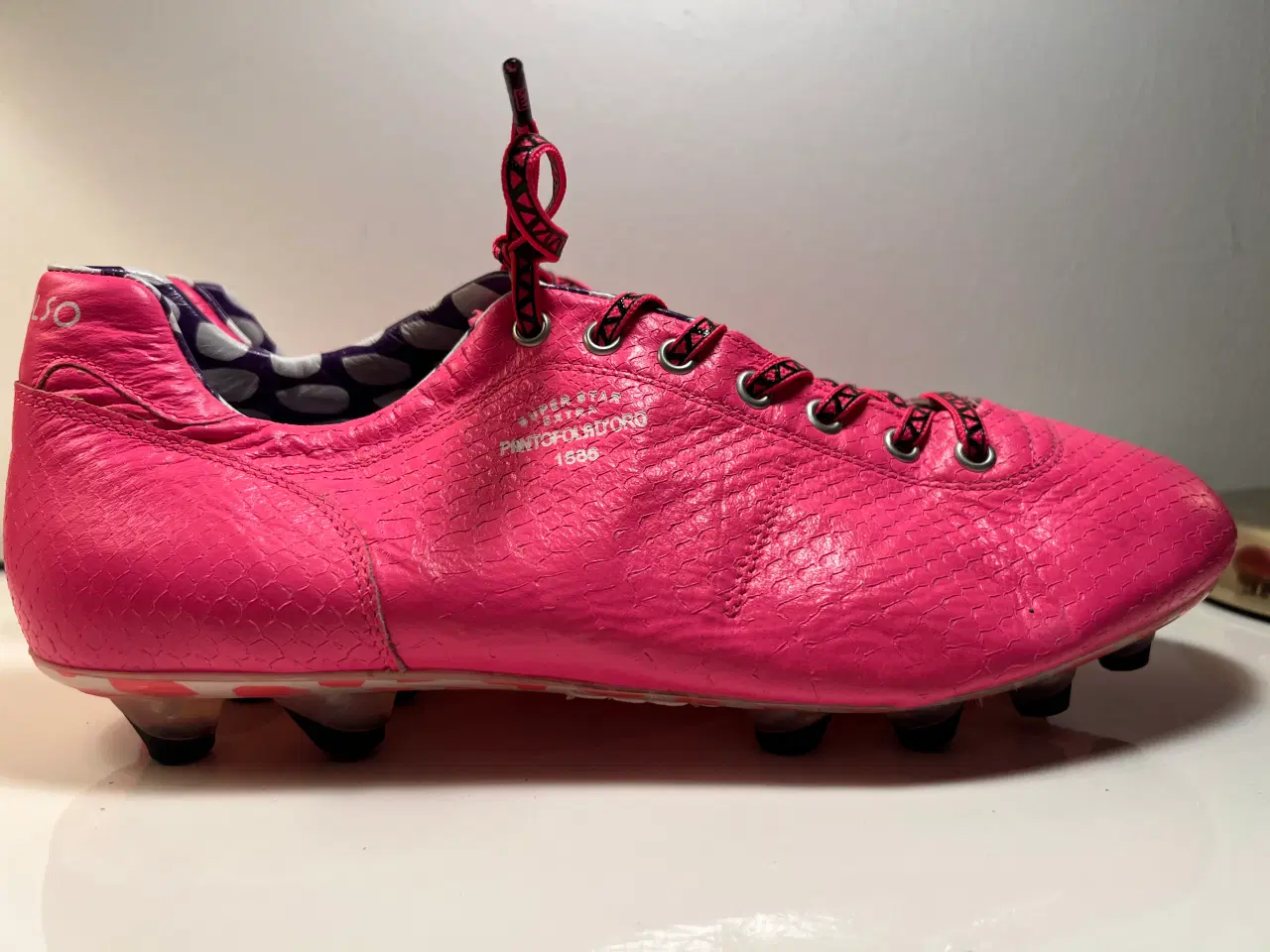 Billede 4 - Pink Fodboldstøvler fra Pantofolad 'Oro (42,5)