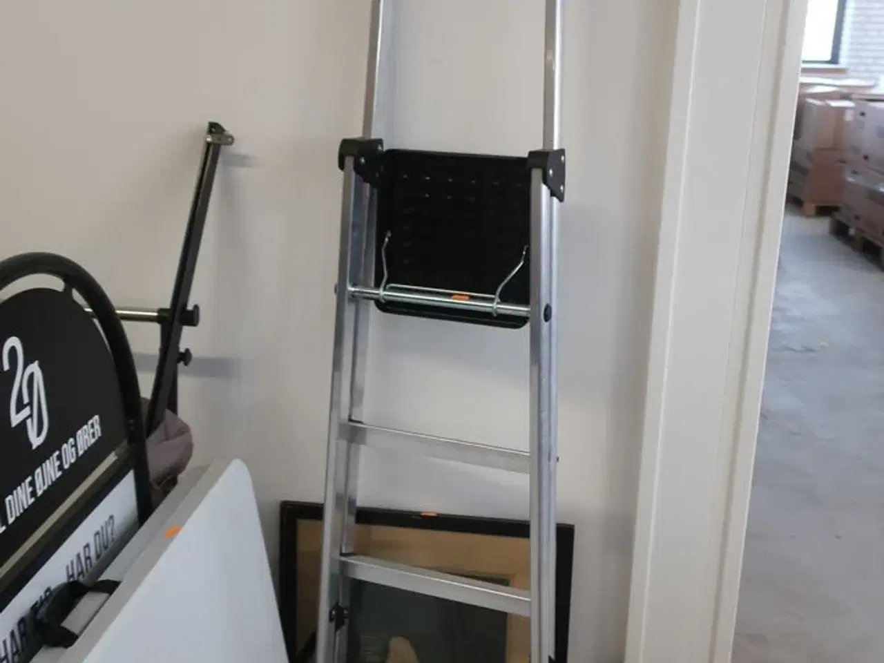 Billede 3 - Stige, bord, skilte, støvsuger m.v.