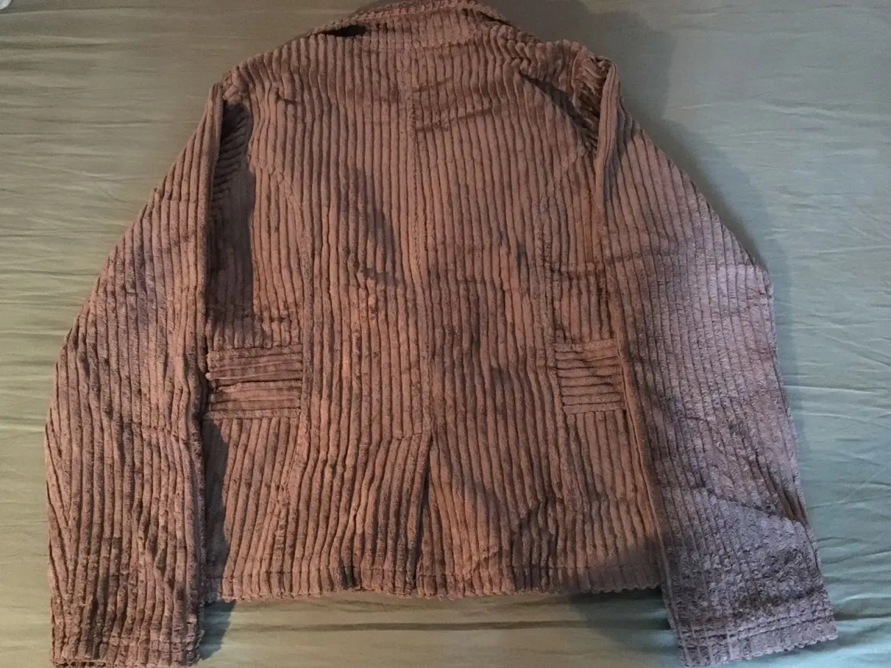 Billede 3 - Mørkebrun corduroy jakke til salg