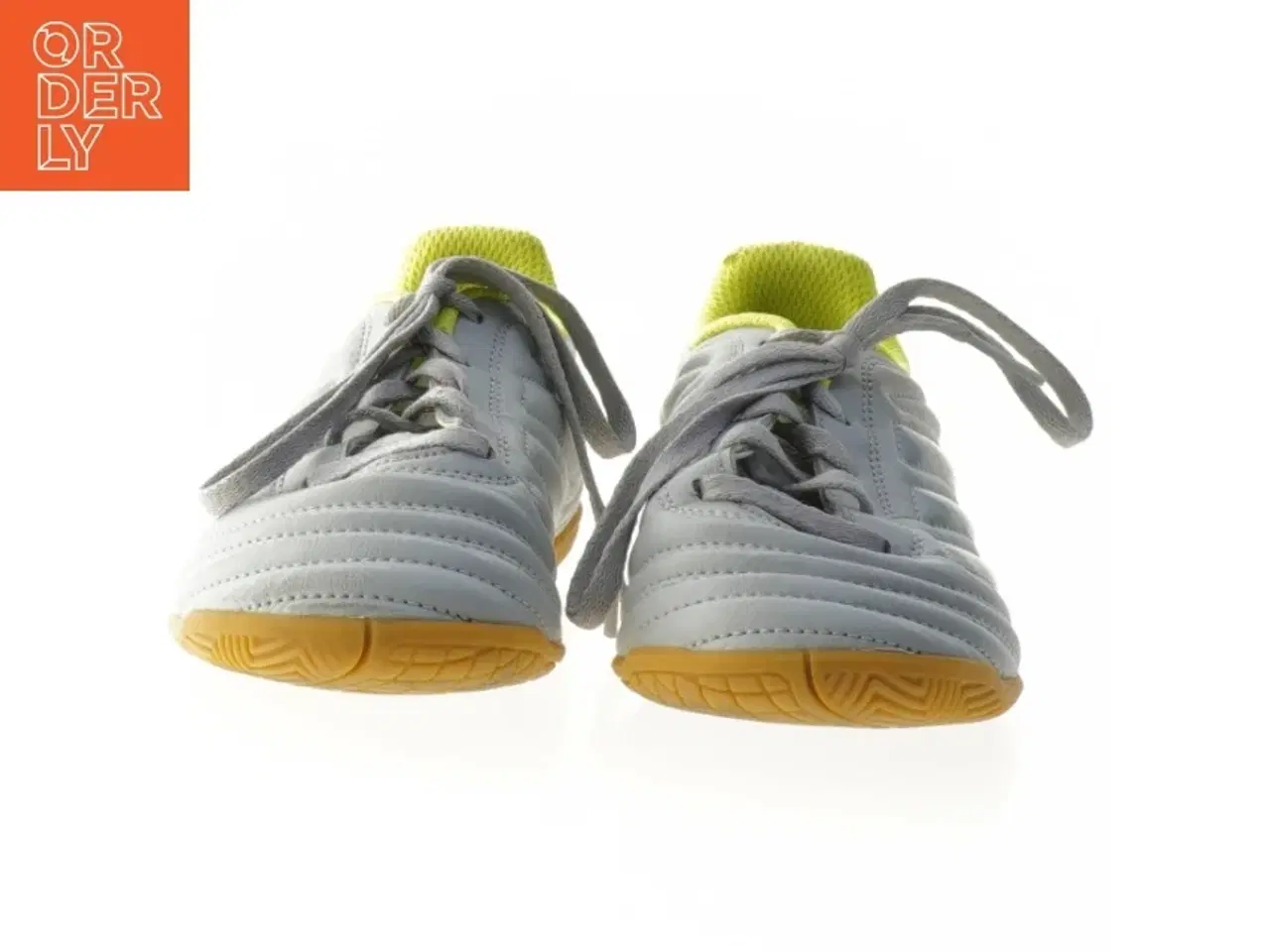 Billede 3 - Indendørs fodboldsko, størrelse 35 fra Adidas (str. 35 )