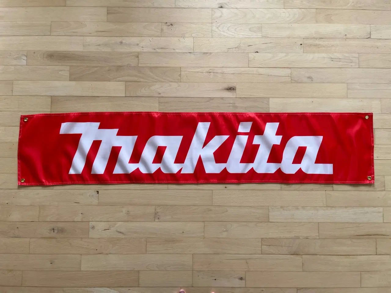 Billede 1 - Flag med Makita logo