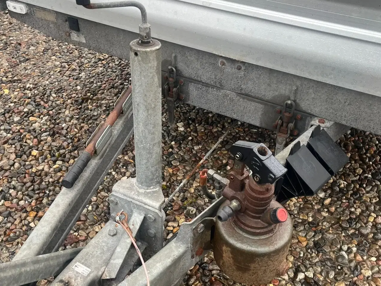 Billede 4 - Selandia Maskintrailer med vip og rampe med hydraulisk tip