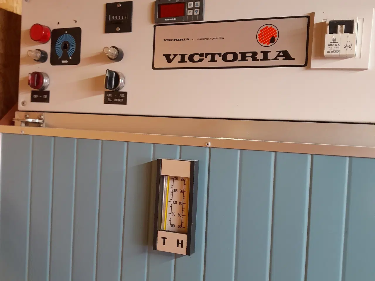 Billede 1 - rugemaskine med integreret klækker