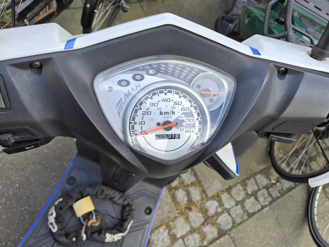 Billede 1 - I'm selling a VG scooter.