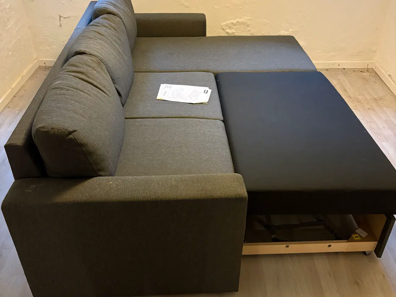 Billede 3 - Sovesofa med chaiselong i mørkegrå