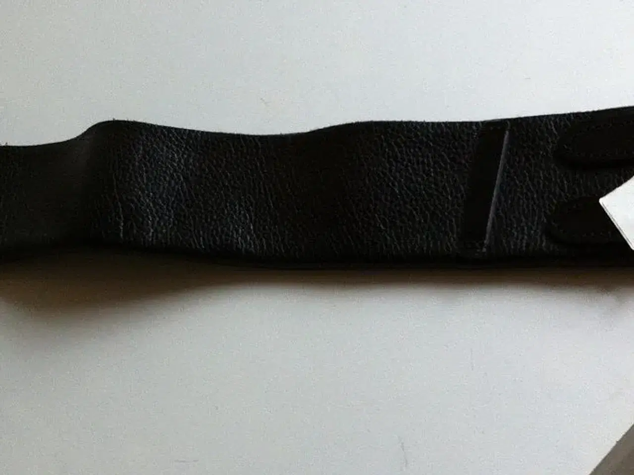 Billede 1 - Helt ny læder dressurgjord 75 cm