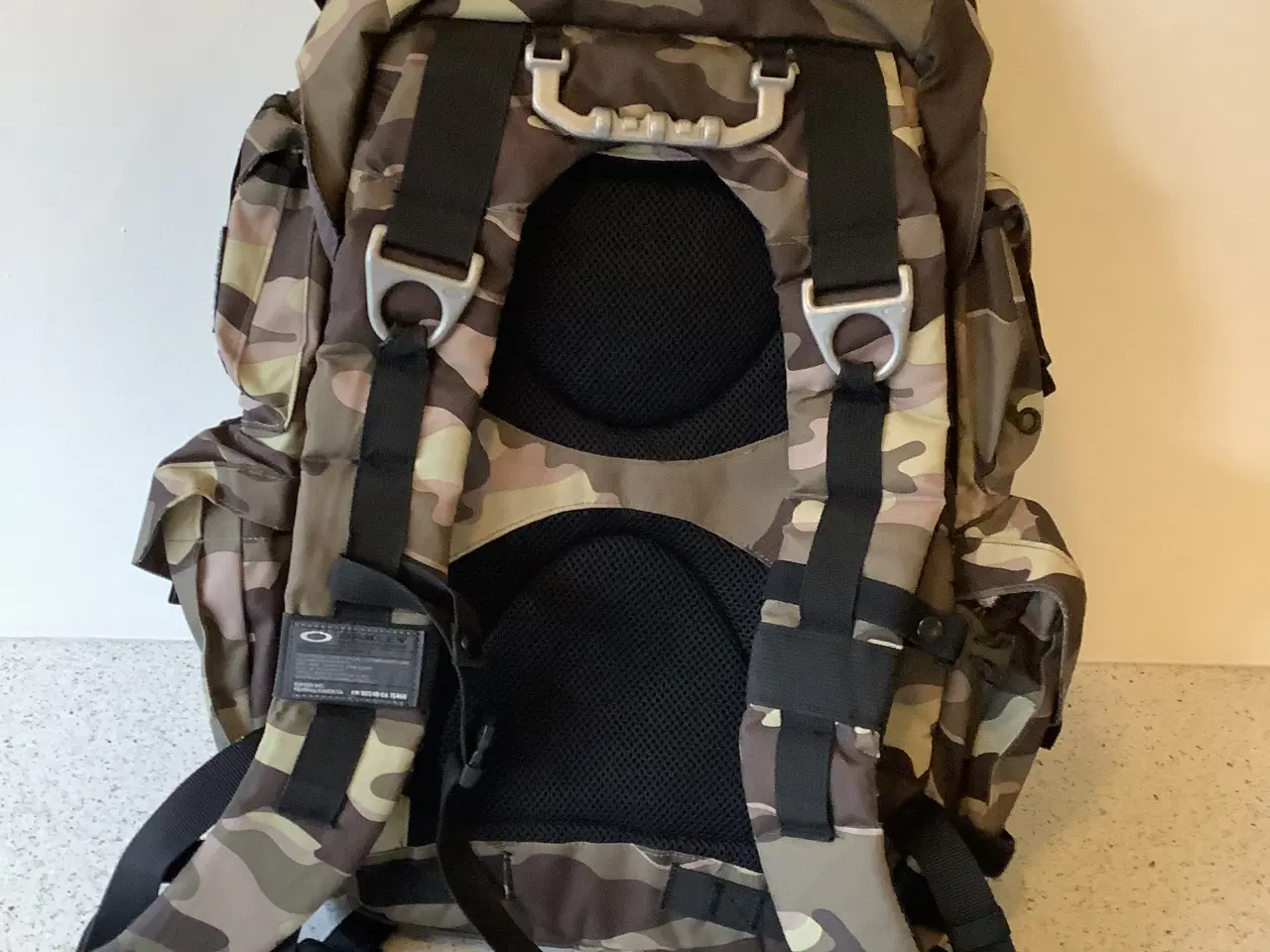 Billede 2 - Rygsæk/taske, ny, militærfarver