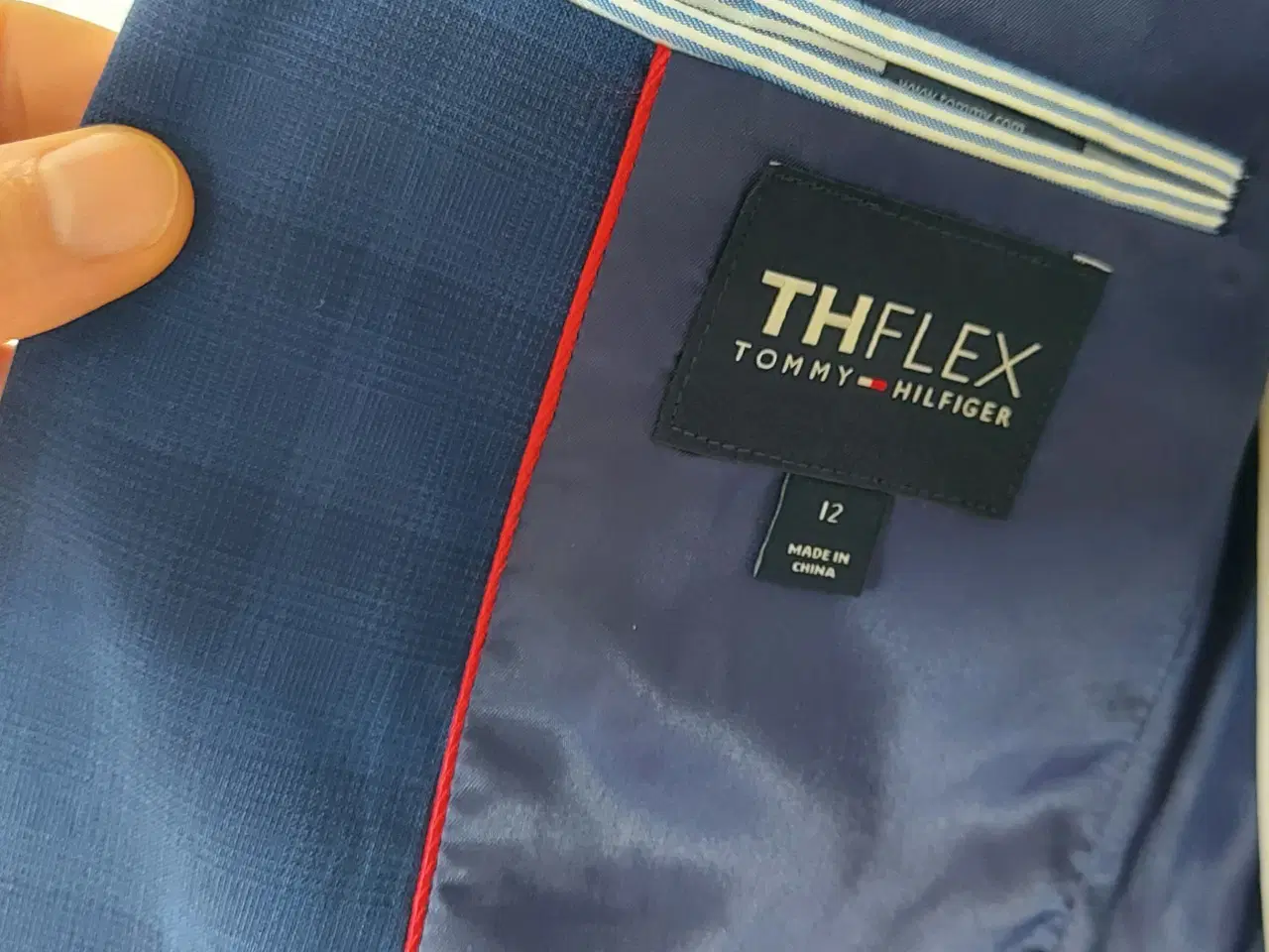 Billede 2 - Konfirmationstøj - Tommy Hilfiger blazer, skjorte