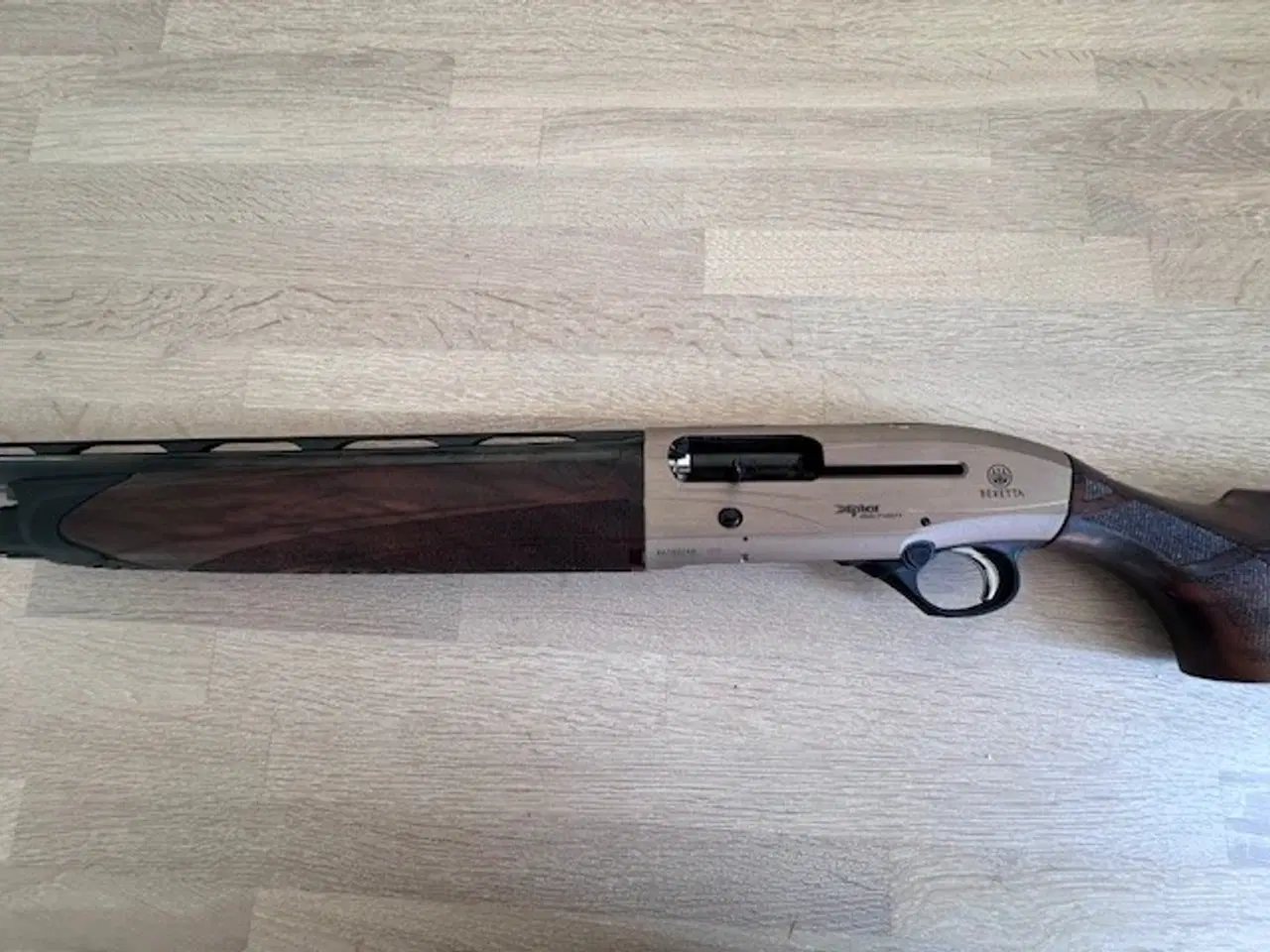 Billede 3 - BERETTA 1/2 AUTO KAL 12/76 - LINKS LÅS