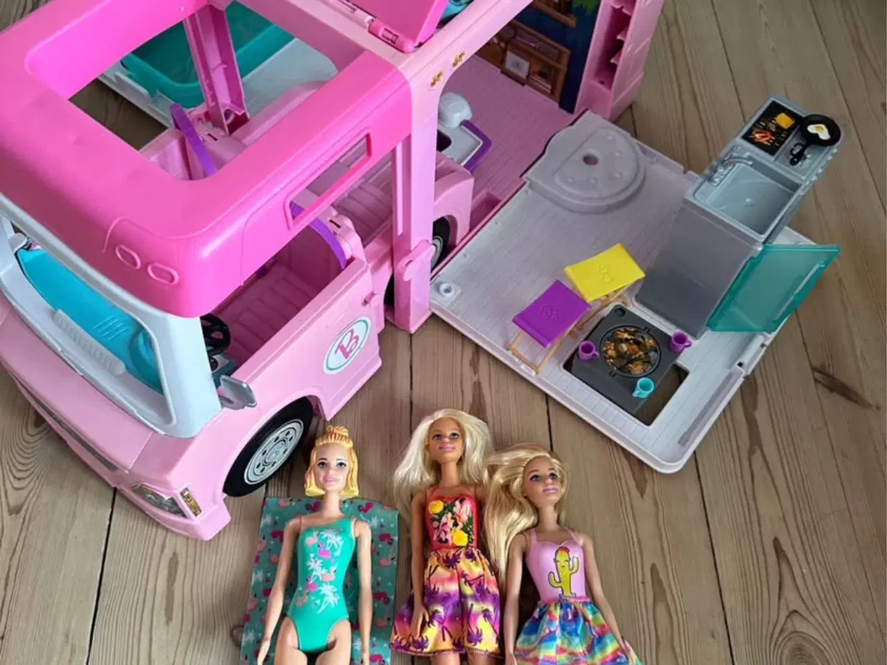 Billede 1 - Barbie autocamper 