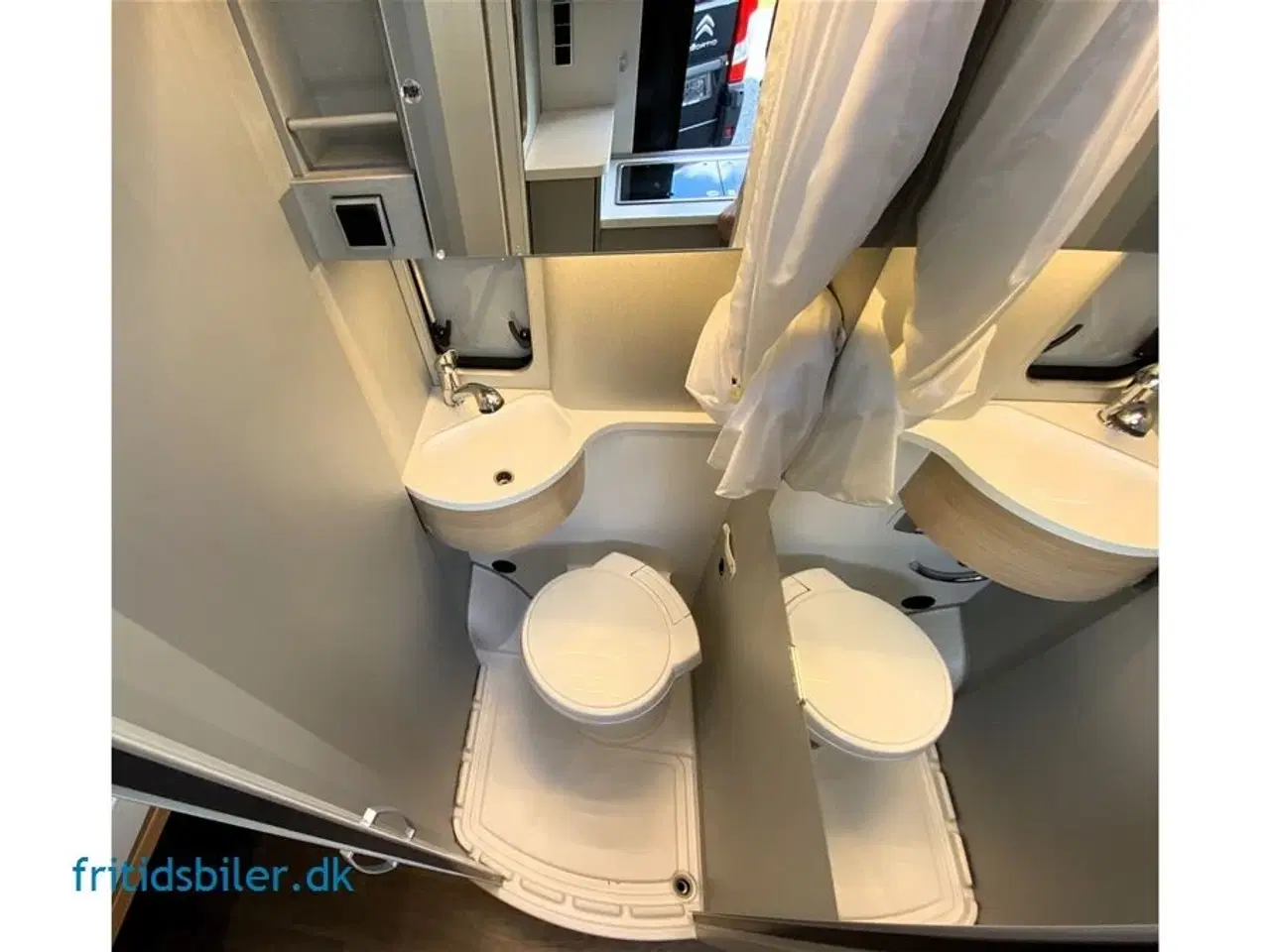 Billede 5 - 2024 - Hymer Free 602 2,3 140 hk   Hymer 602 på under 6 meter med langsgående senge