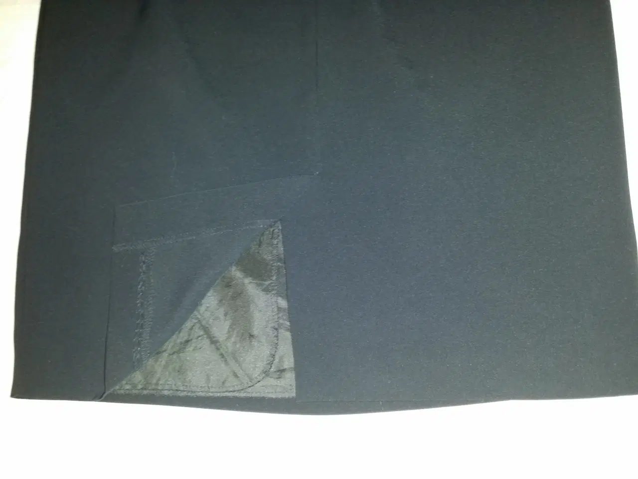 Billede 4 - Nederdel 	