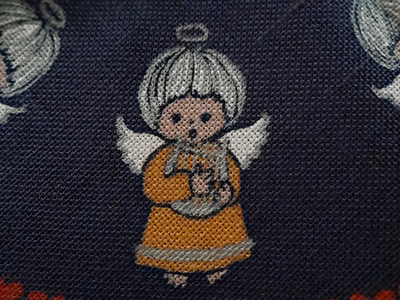 Billede 4 - INKA juledug, engle med forskellige instrumenter.