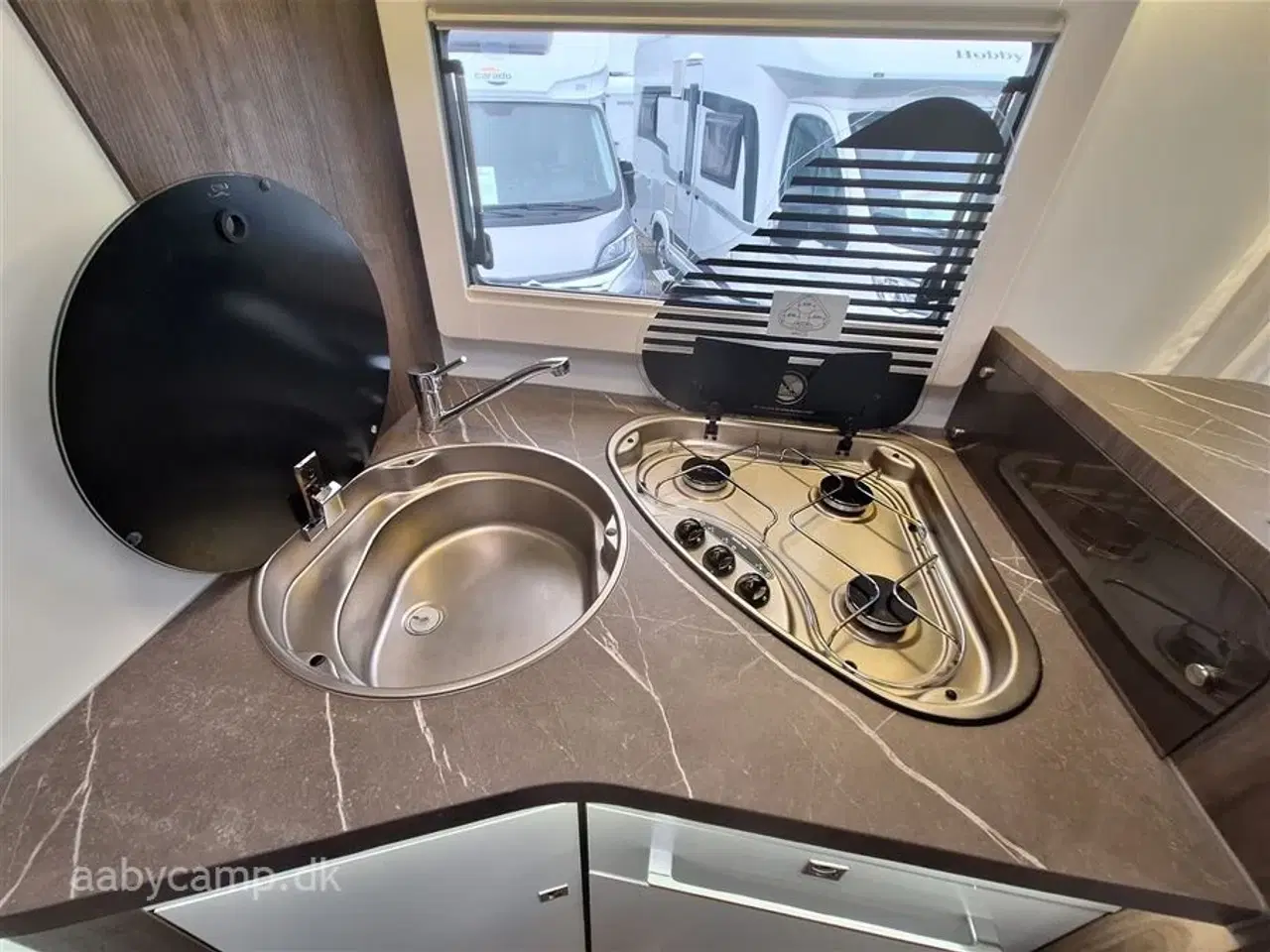 Billede 14 - 2024 - Benimar Tessoro T468 Special Edition Automat gear. NK pakke. varme i spildevandstank. bakkamera. markise. lithium batteri. cykelstativ.