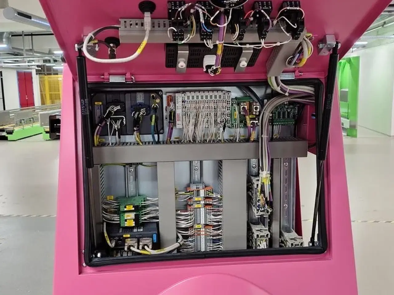 Billede 27 - Eleven Transport Robots and six chargers E&K AUTOMATION ECO L03