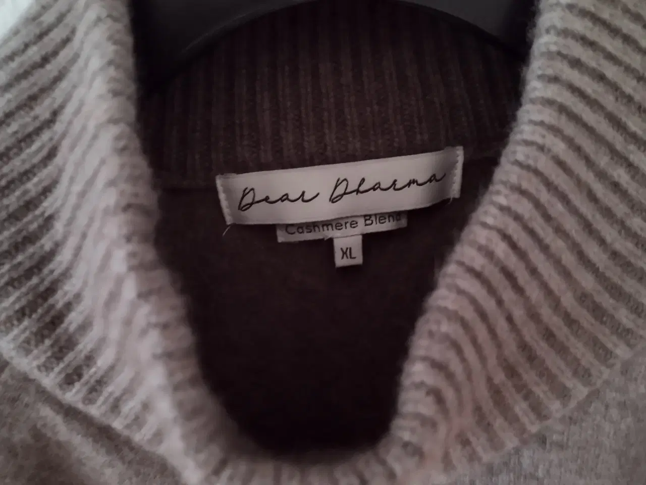 Billede 2 - Lækker sweater i cashmere/uld