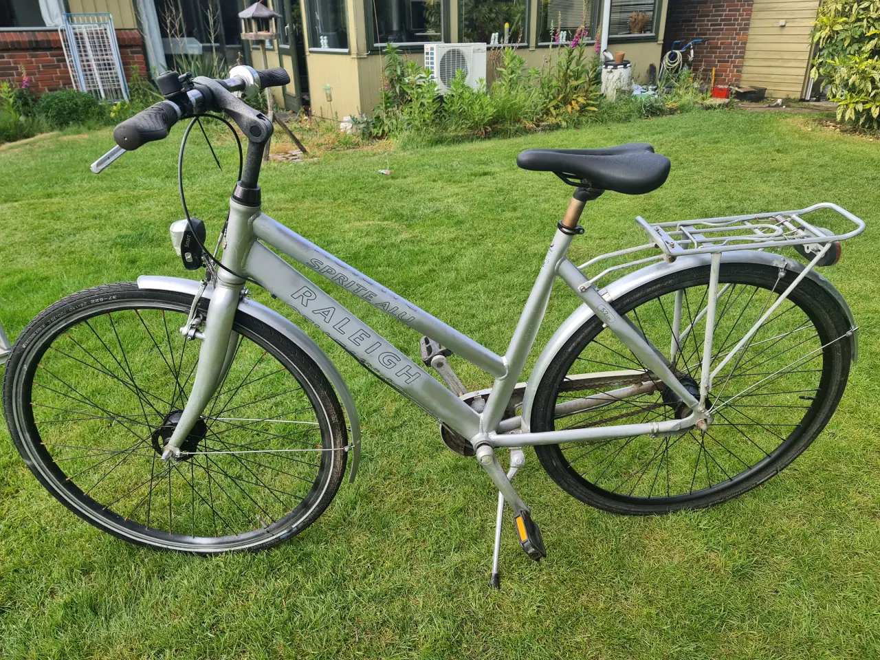 Billede 2 -  Damecykel RALEIGH 28" til salg