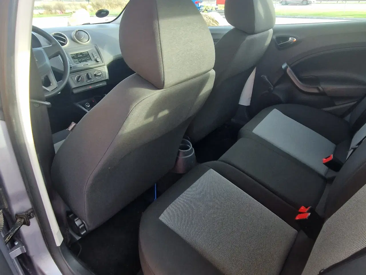 Billede 5 - Seat Ibiza 1.0 Refference / Bemærk KM / Byd Gerne