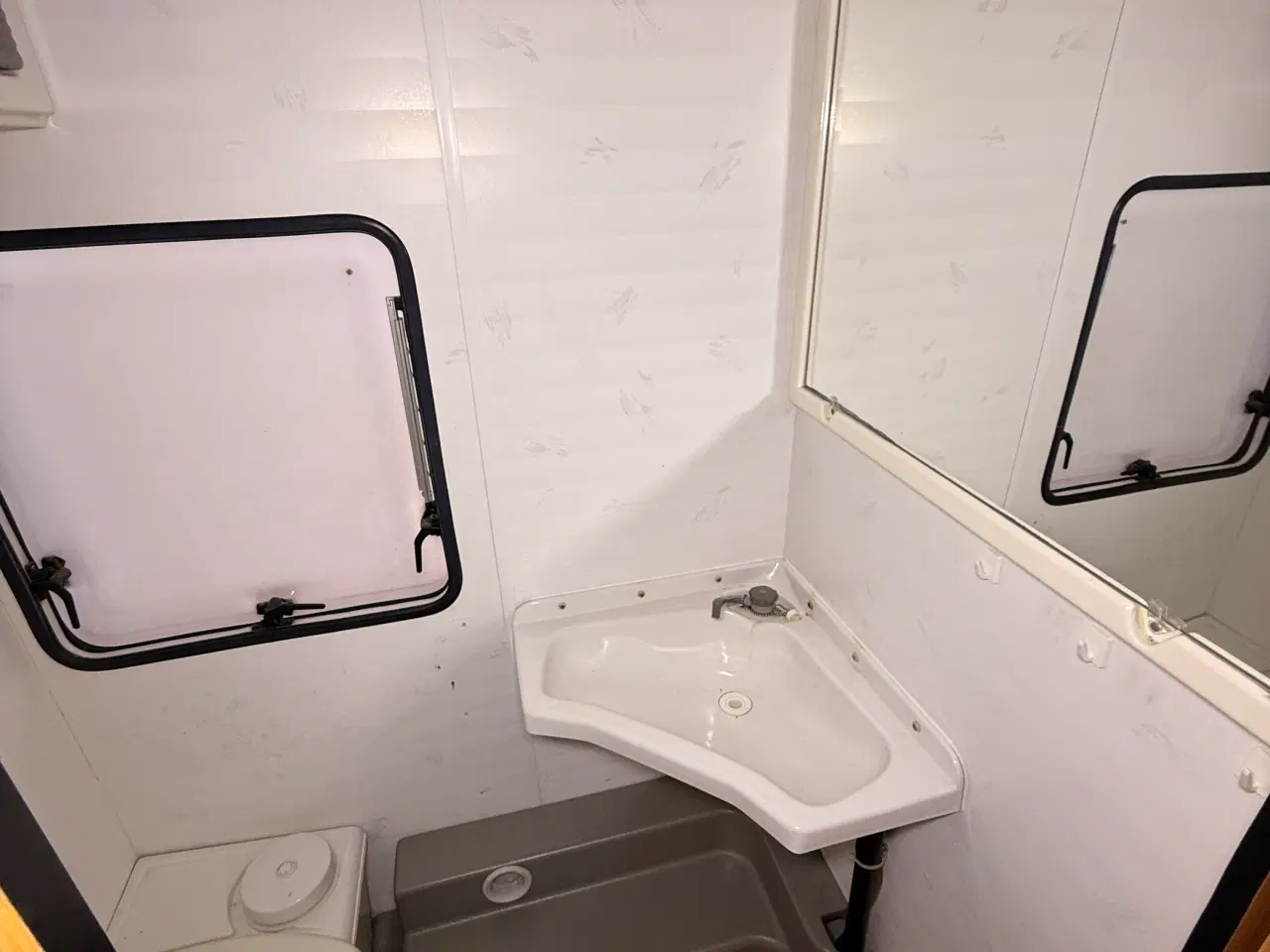 Billede 18 - Burstner 390 / Med Isabella telt