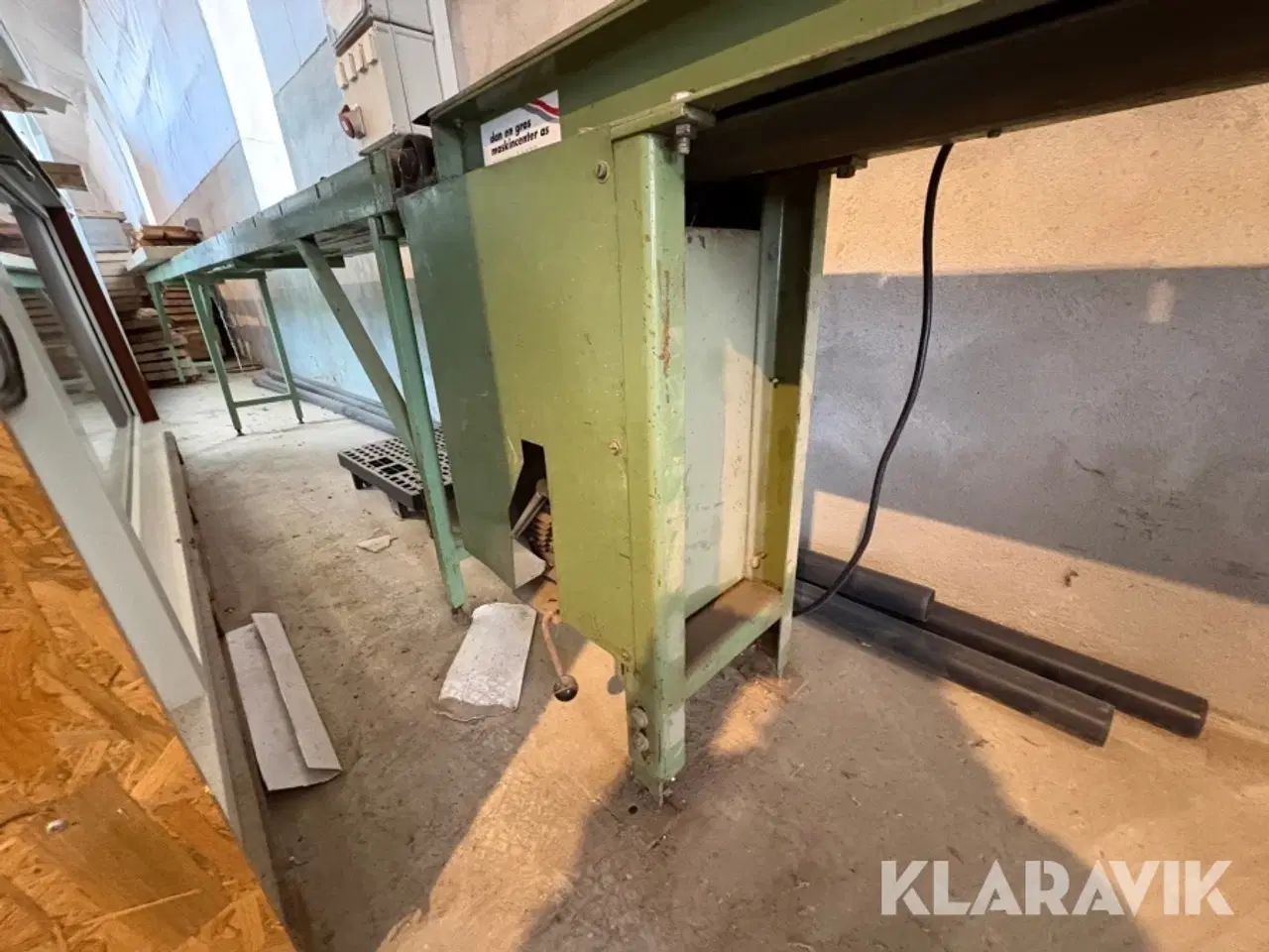 Billede 9 - Industrikapsav / afkortersav K. Lykke Laursen AAK med rullebaner og båndtransportør