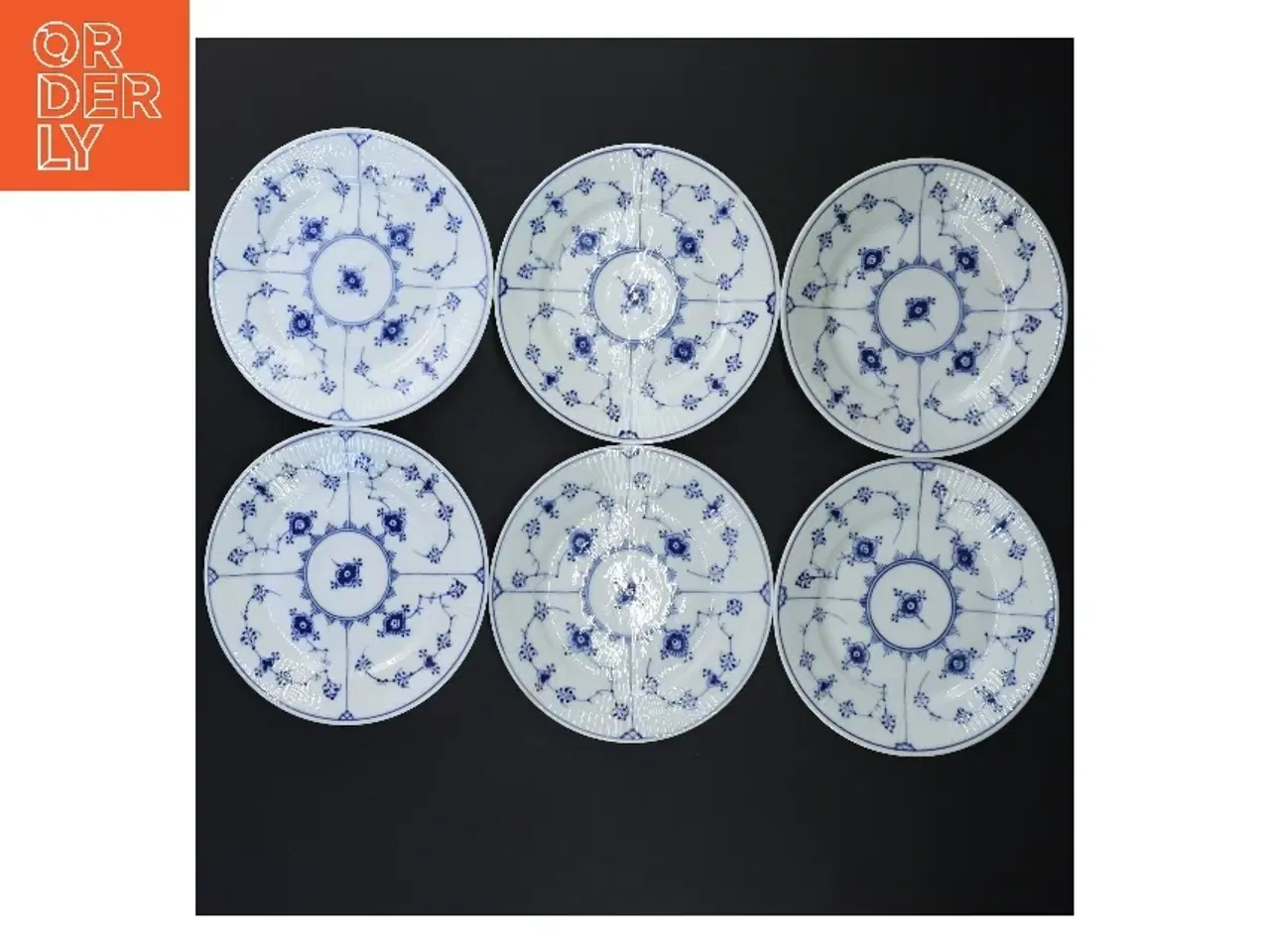 Billede 4 - Sæt med seks porcelænstallerkener, musselmalede, fra Royal Copenhagen (str. Ø 14 cm)