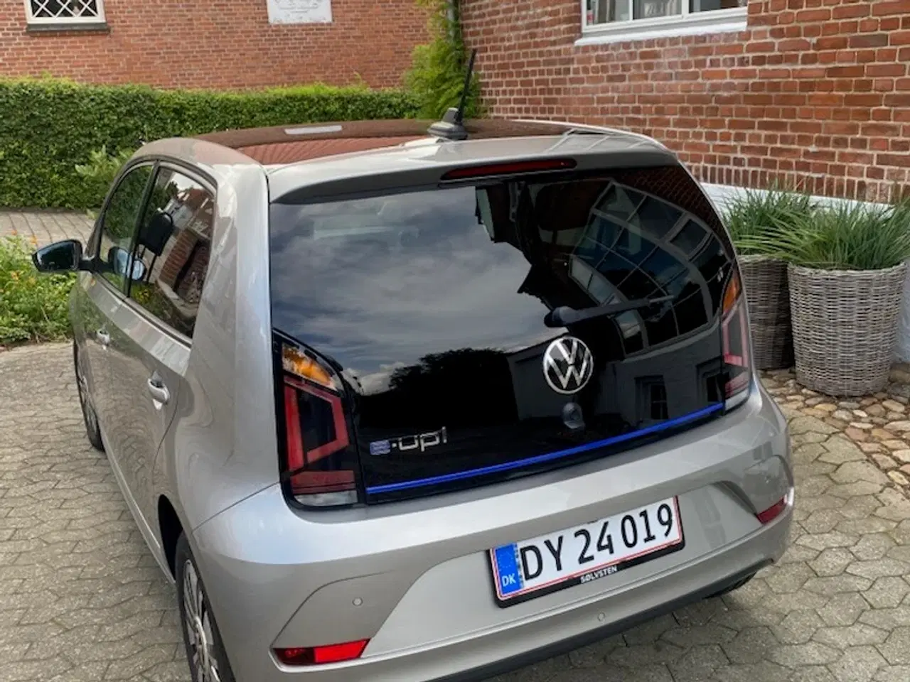 Billede 2 - VW E-up sælges.