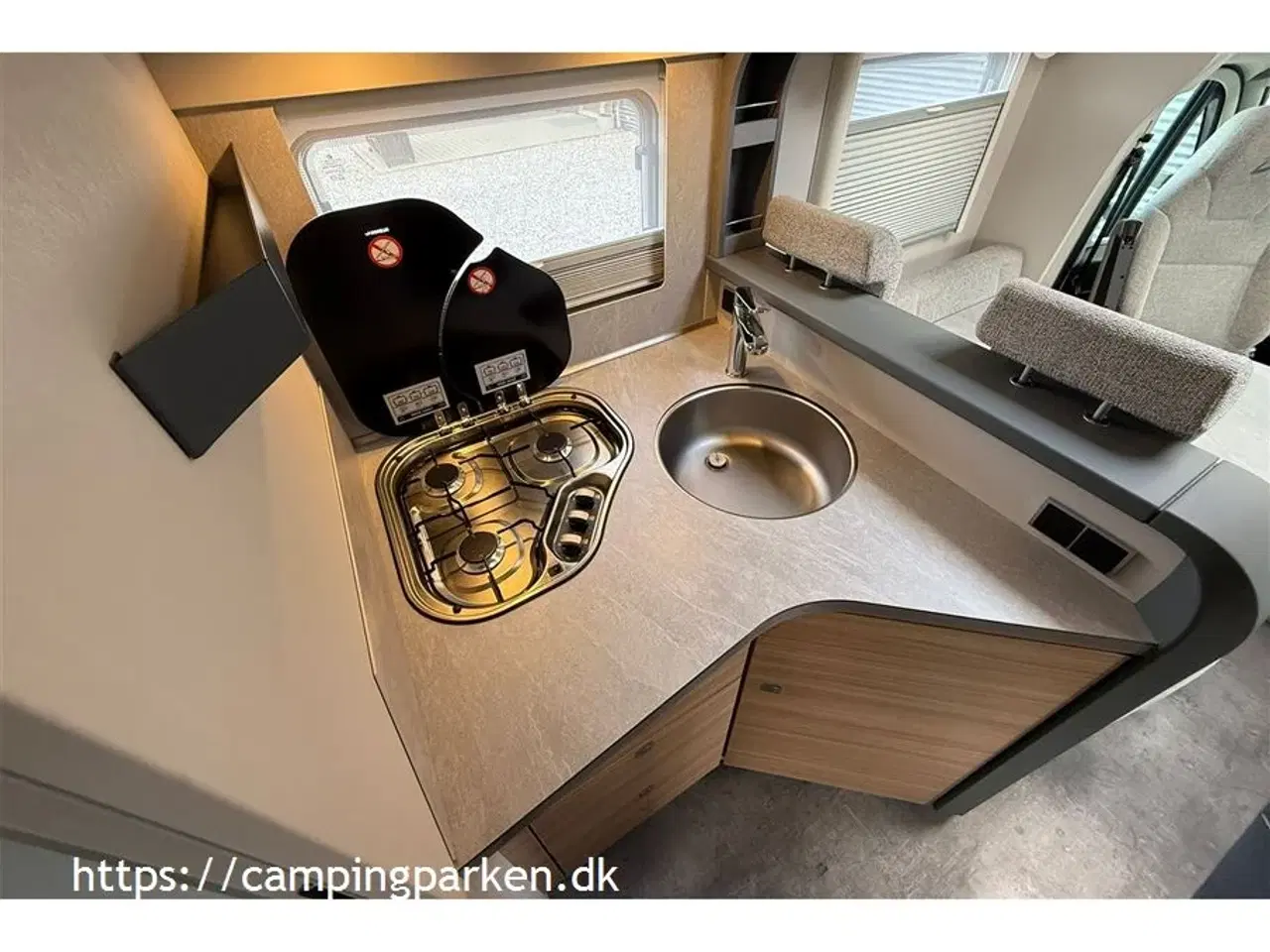 Billede 10 - 2022 - Dethleffs Pulse T 7051 DBM GT   Luksuscamper fra tyske Dethleffs, topmodellen i deltintegereret klassen