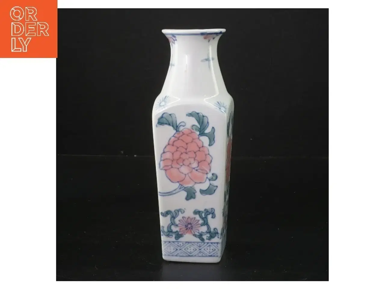 Billede 1 - Kinesisk dekoreret vase (str. 18 cm)