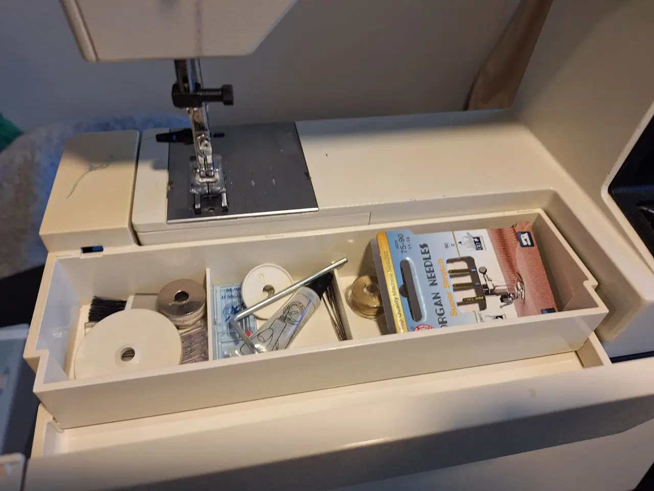 Billede 5 - Pfaff Tipmatic 1027 symaskine med tilbehør
