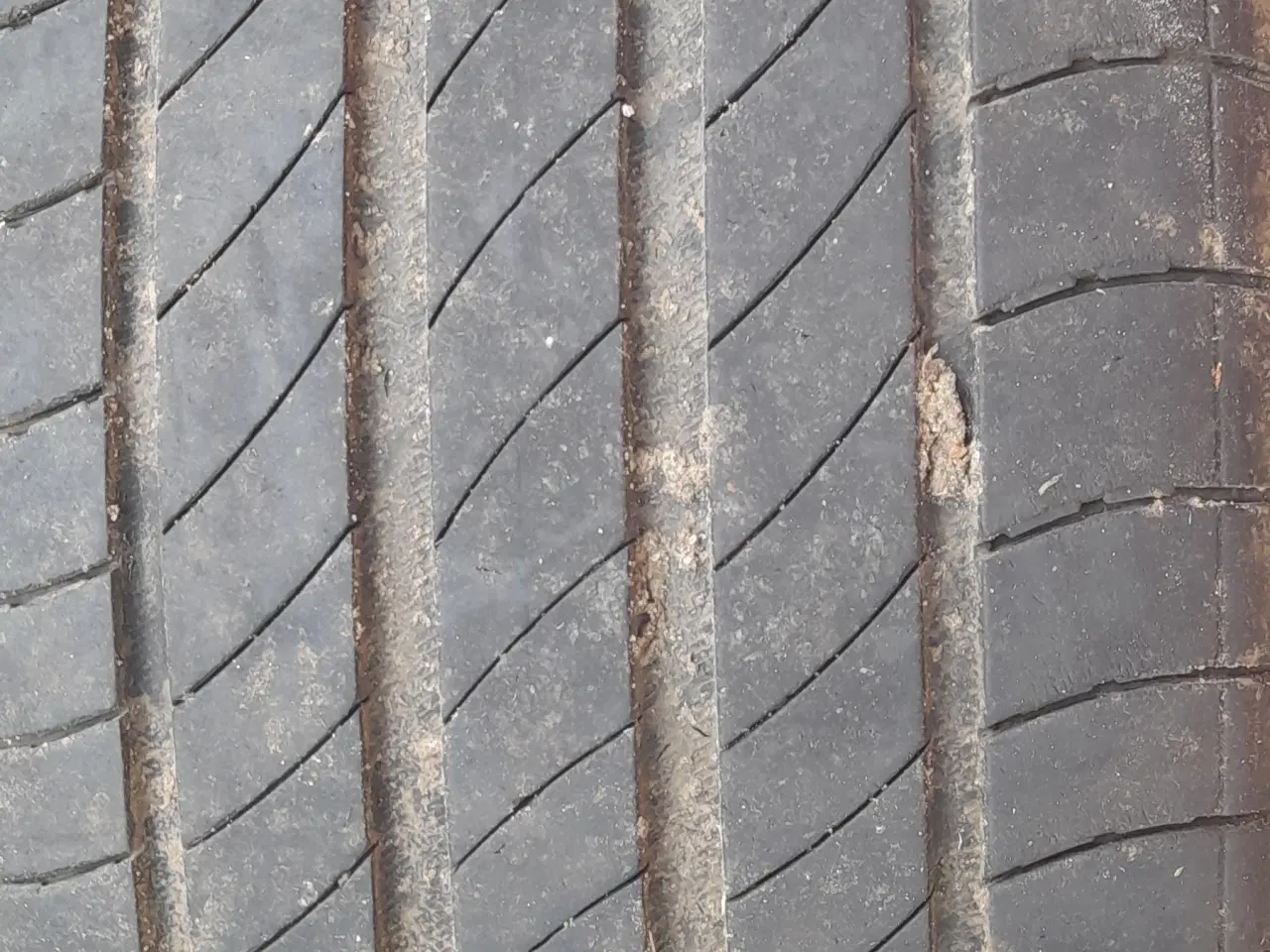 Billede 3 - alufælge med 5 mm dæk 