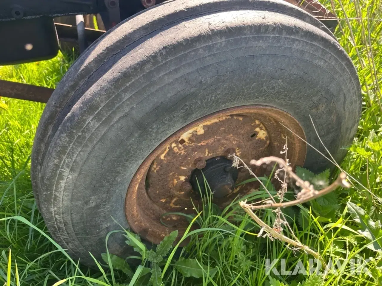 Billede 11 - Veterantraktor IH B414 Diesel uden motorhjelm og liftarme