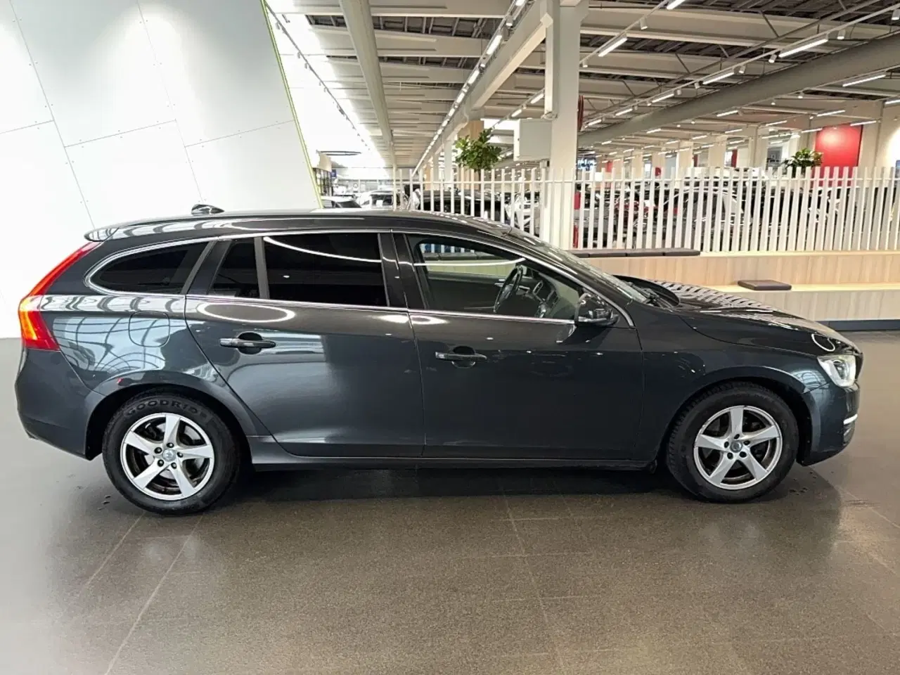 Billede 5 - Volvo V60 CC 2,0 D4 190 Momentum aut.