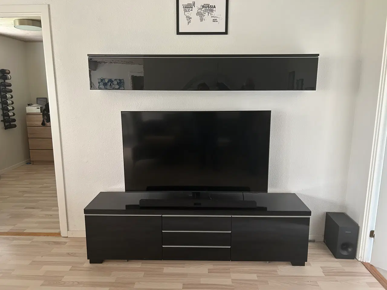 Billede 1 - Tv-bord med glasplade + overskab