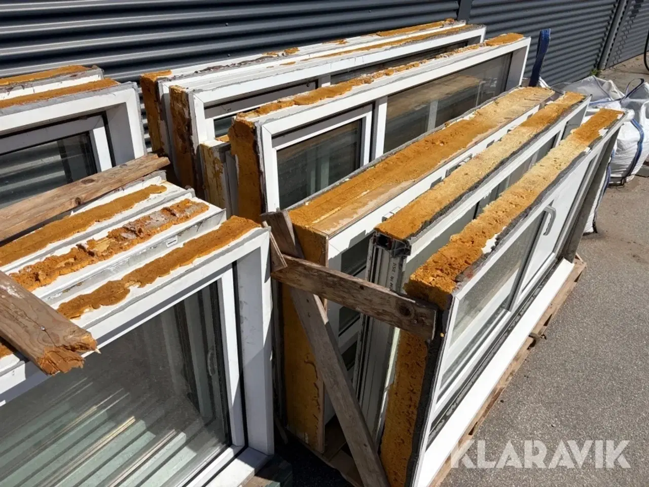 Billede 7 - Vinduer og døre plast 16 styk