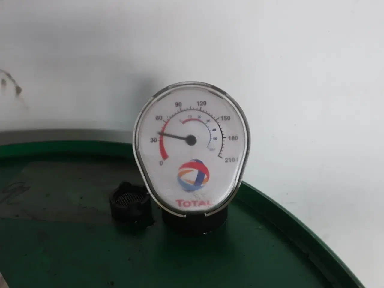 Billede 3 - Ca. 40 liter motorolieCASTROL MAG. PROF. 0W20