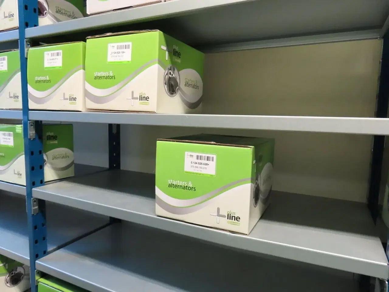 Billede 19 - 16 fag med startere og generatorer