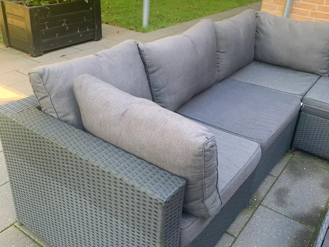 Billede 3 - Sofa + bord til terrassen