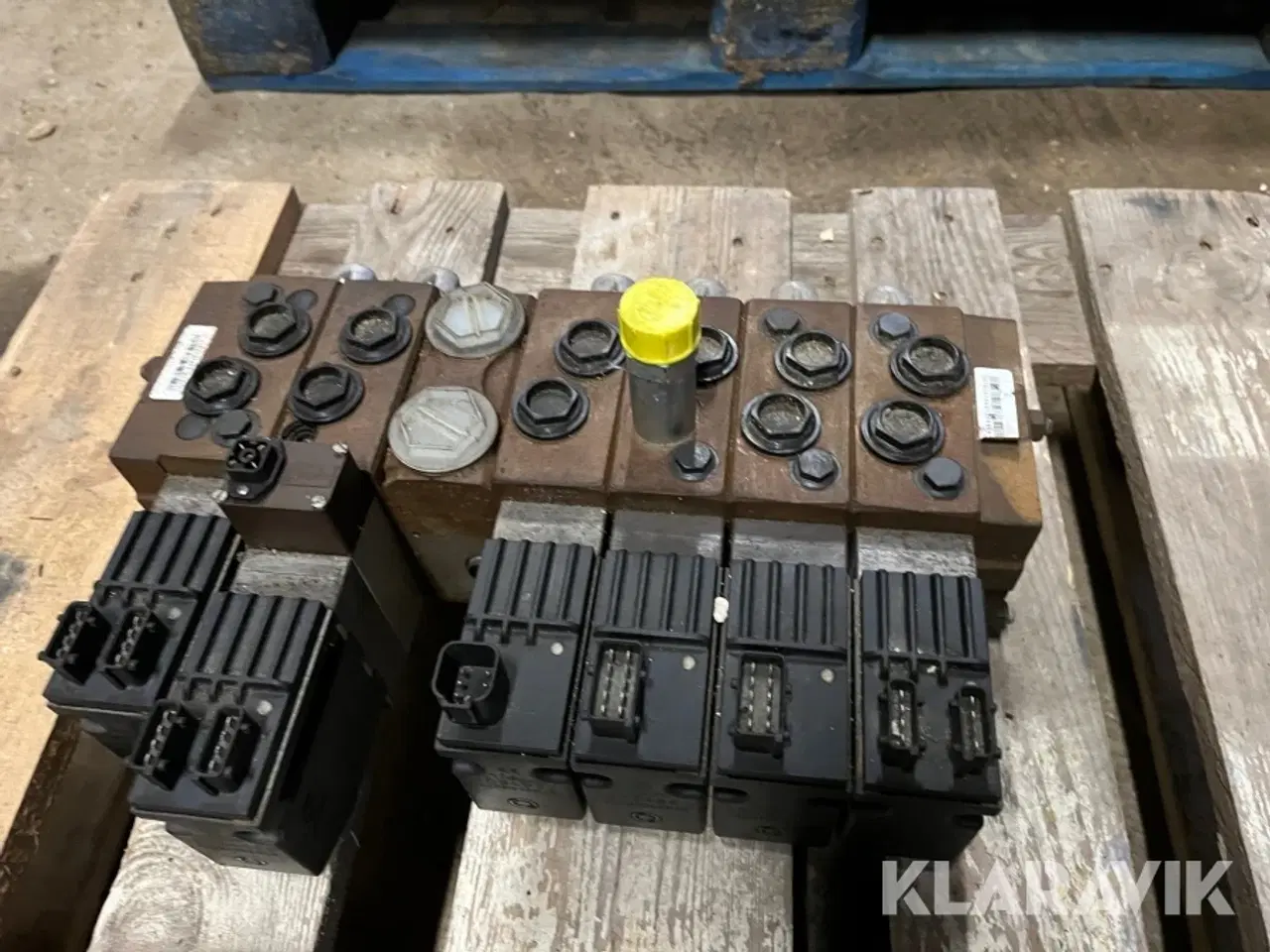 Billede 4 - Ventilblok 6 ventiler Danfoss PVG 32 12 volt