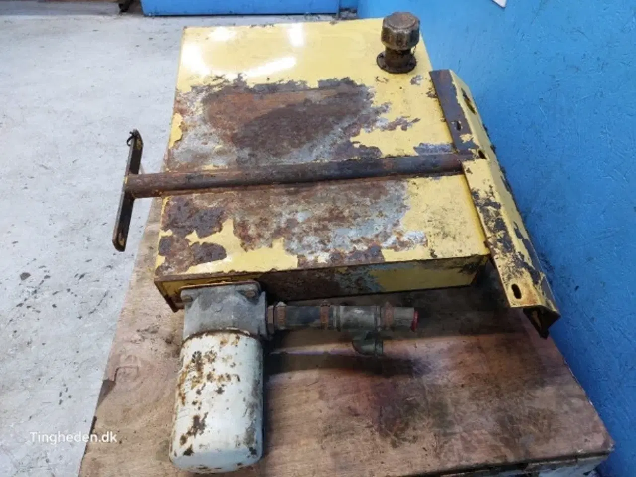 Billede 11 - New Holland FX38 Hydrauliktank 84032492