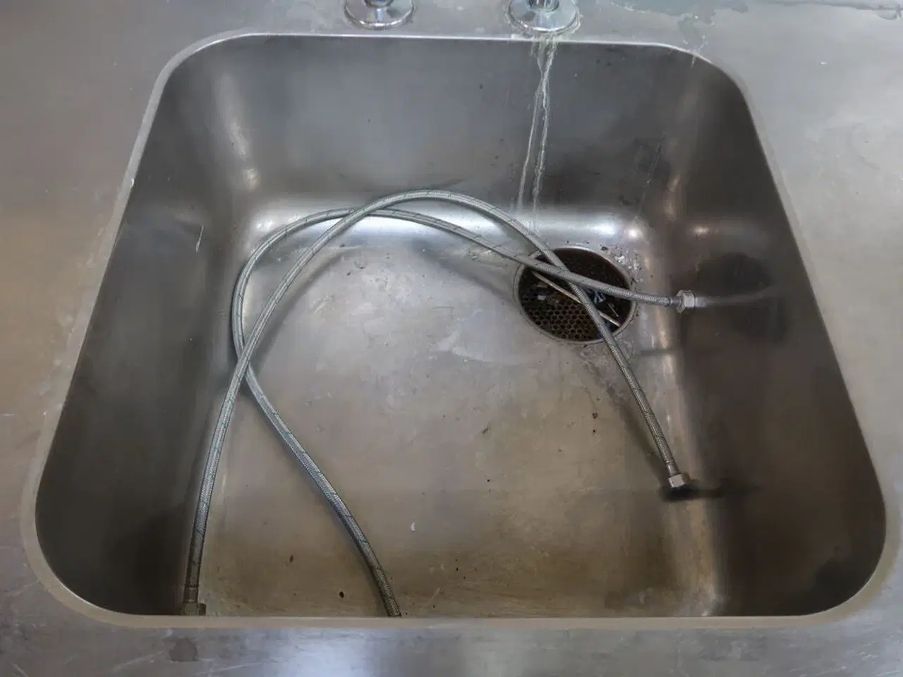 Billede 4 - Rustfri stålbord med vask & underhylde