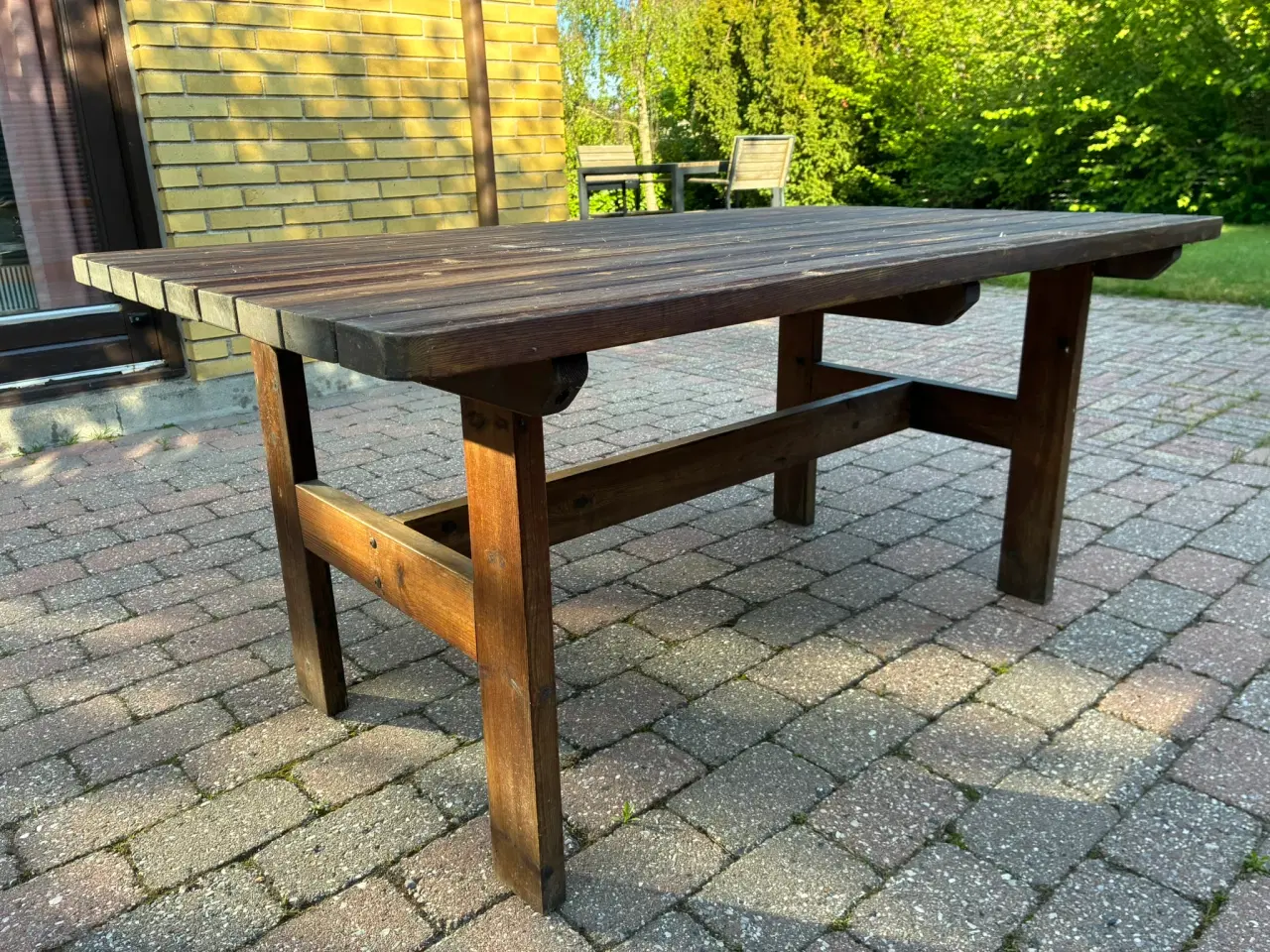 Billede 1 - Havebord med massive træplanker 