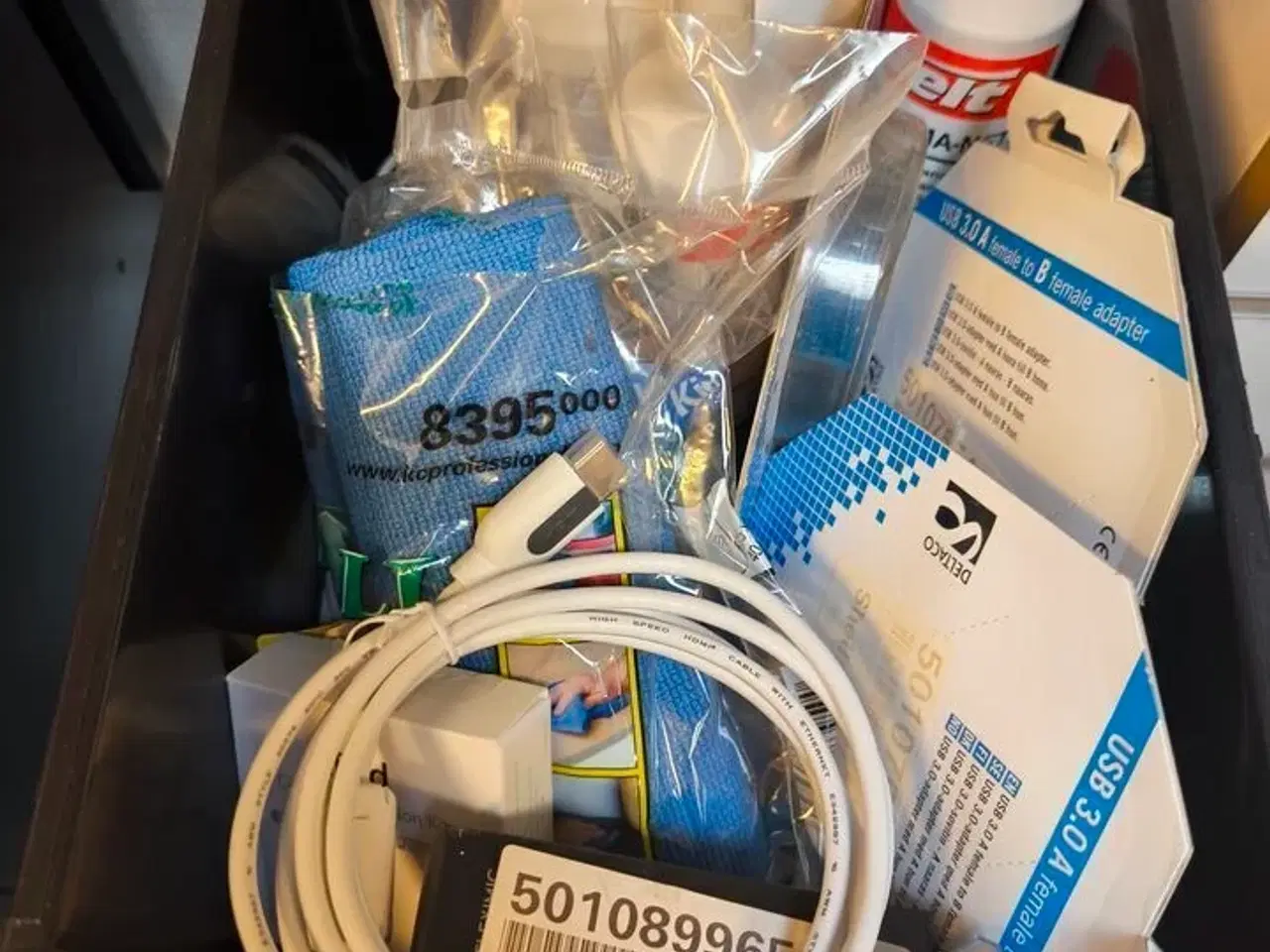 Billede 1 - Kasse med blandet IT udstyr (se billeder)