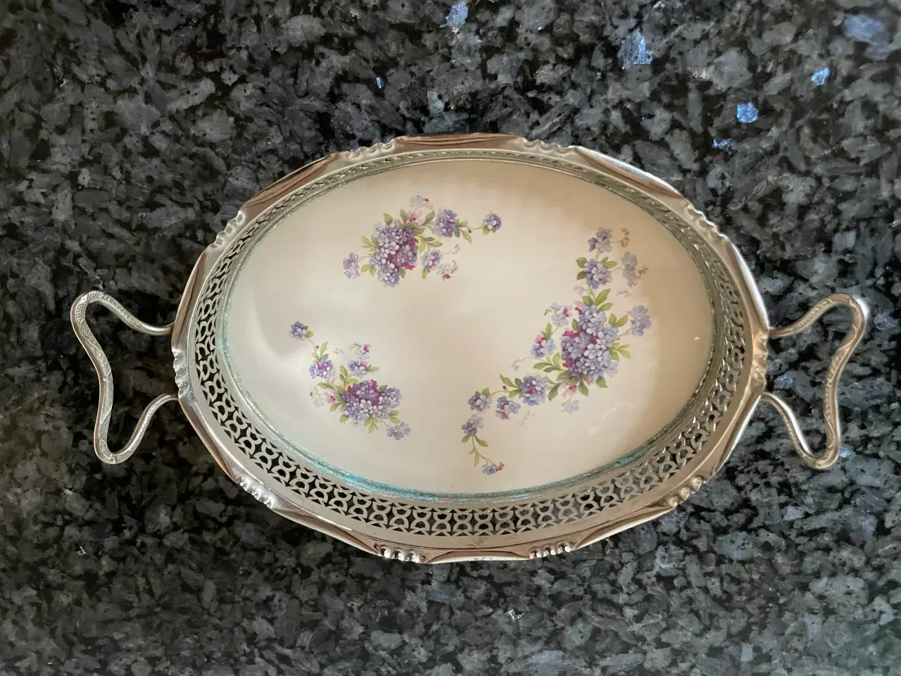 Billede 2 - Oval serveringsbakke med porcelænsbund