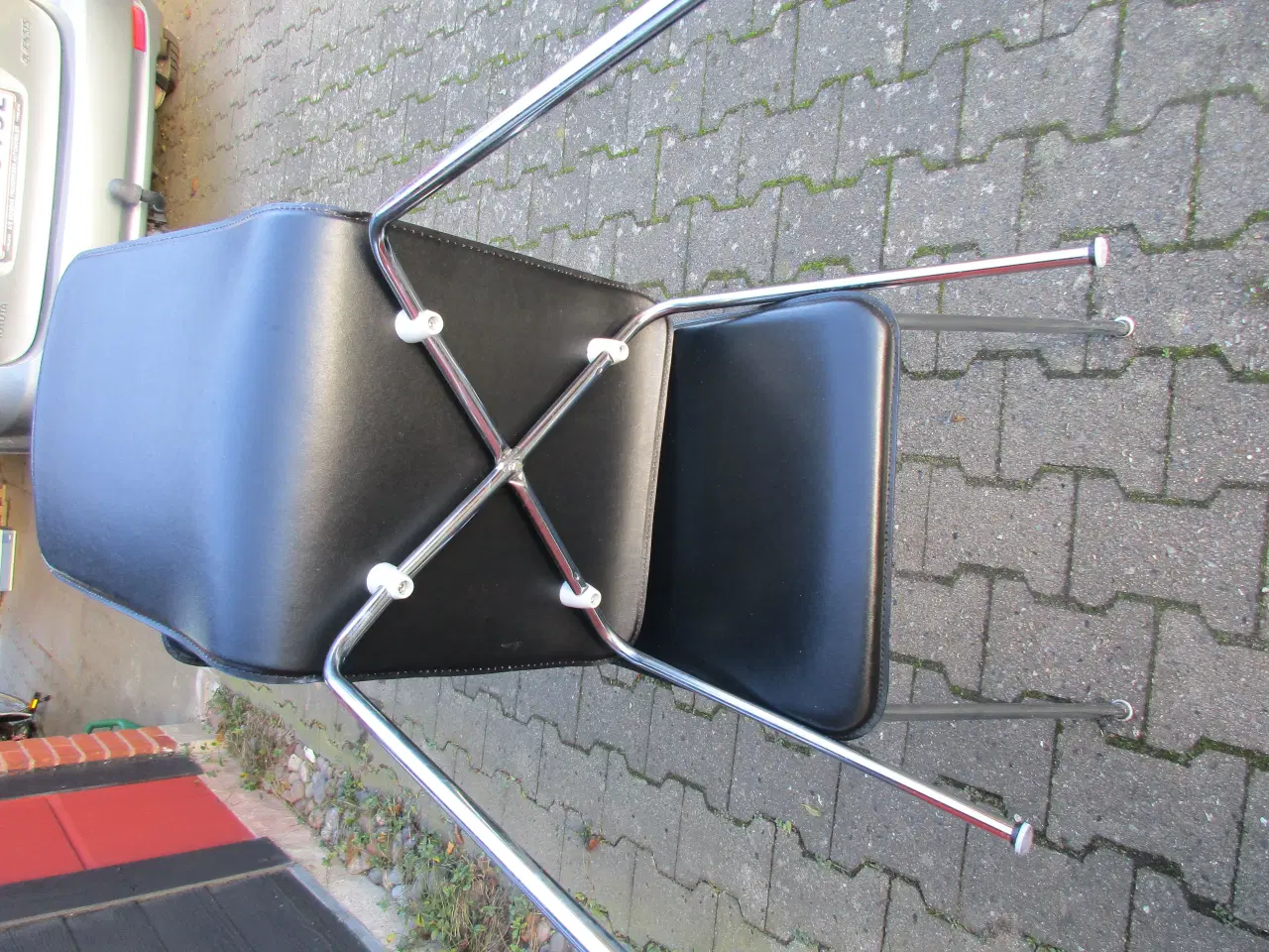 Billede 2 - 2 sorte spisestuestole sælges samlet 50