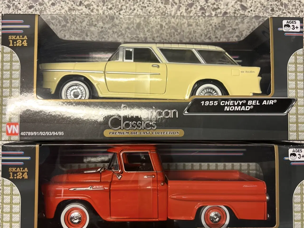 Billede 1 - 2 stk modelbiler scala 1/24