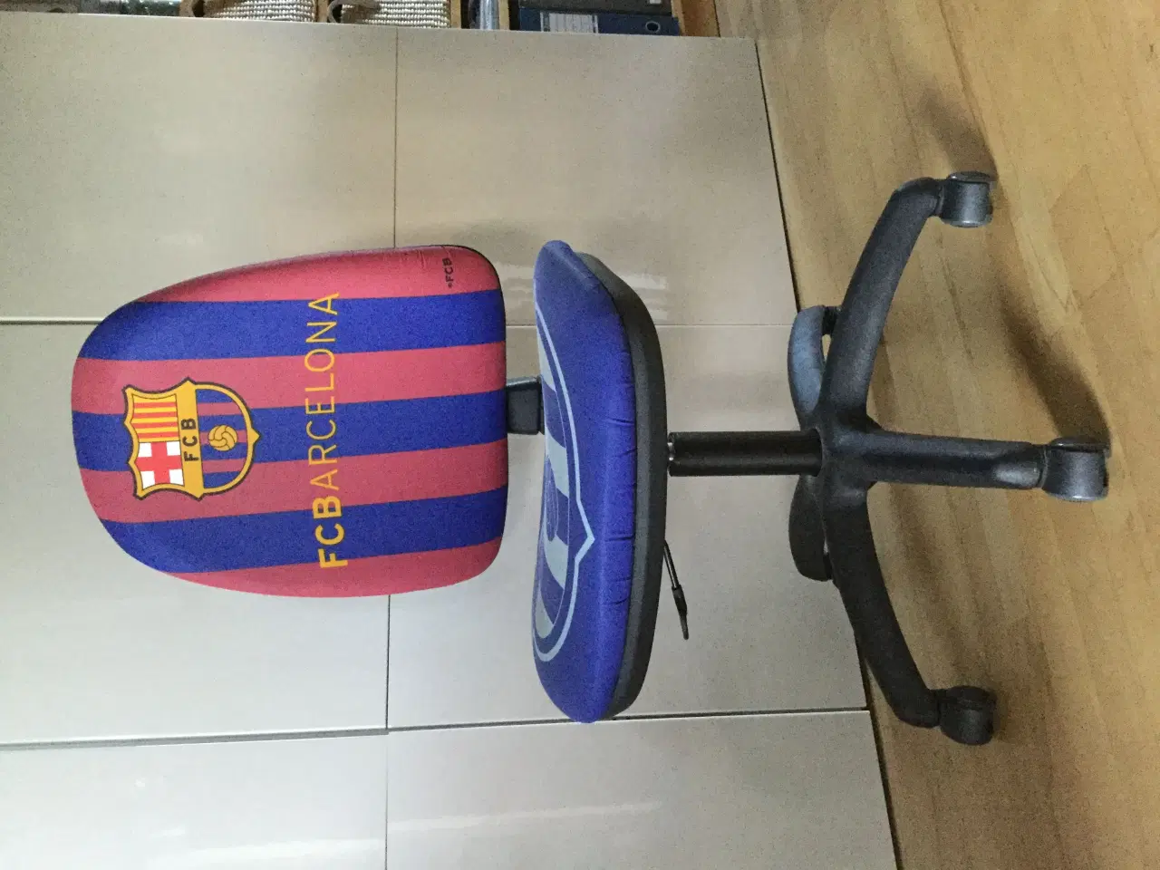 Billede 1 - F. C. Barcelona kontor stol.