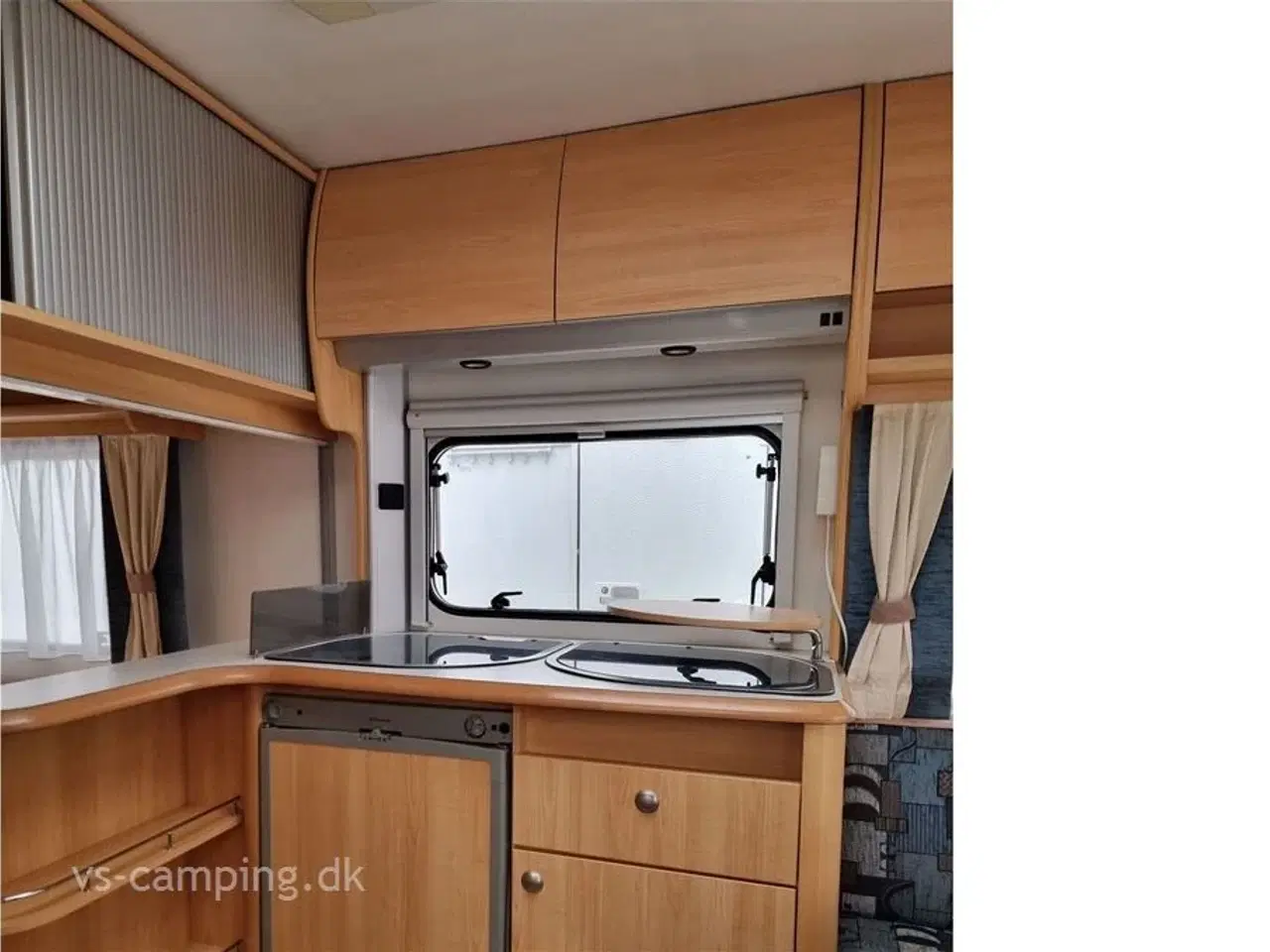Billede 3 - 2005 - Home-Car Racer Spirit 45 VELHOLDT CAMPINGVOGN TIL SMÅ PENGE MED RUNDSIDDEGRUPPE OG FRANSK SENG.